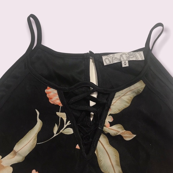 🌟SALE 2/$10.00‼️ Oxygen Women’s Black / Floral, lace up V-neck blouse size M - Picture 4 of 7